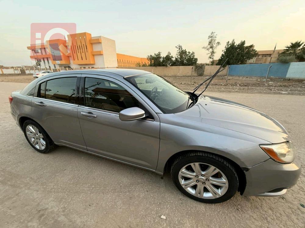 كرايسلر 200
